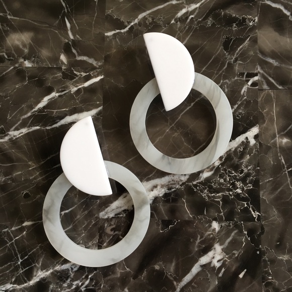 Jewelry - Geometric Acrylic Marble Circle Earrings White New